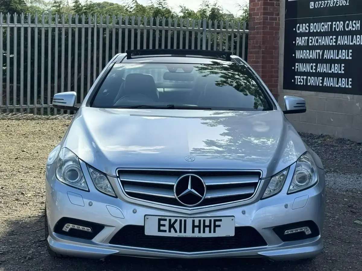 Begagnad Mercedes E220 2011 Silver Sportkupé