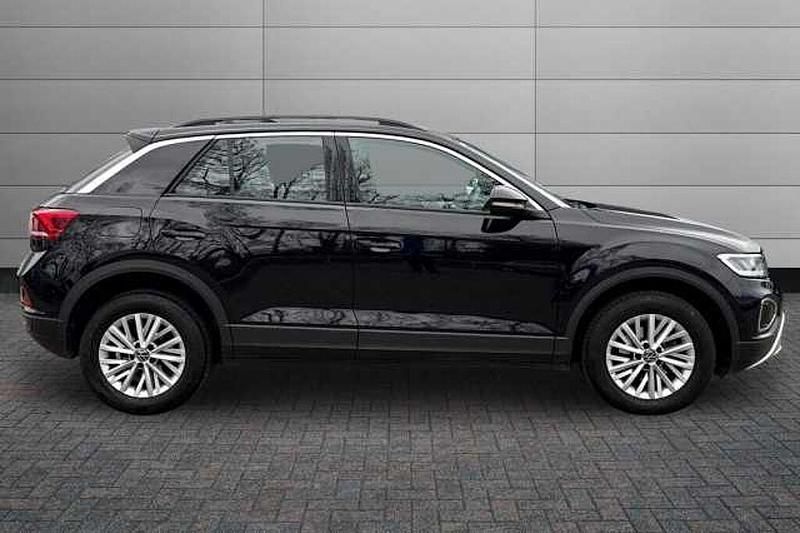 Used VW T-Roc Life 150 HP (110 kW) 2023 Black SUV