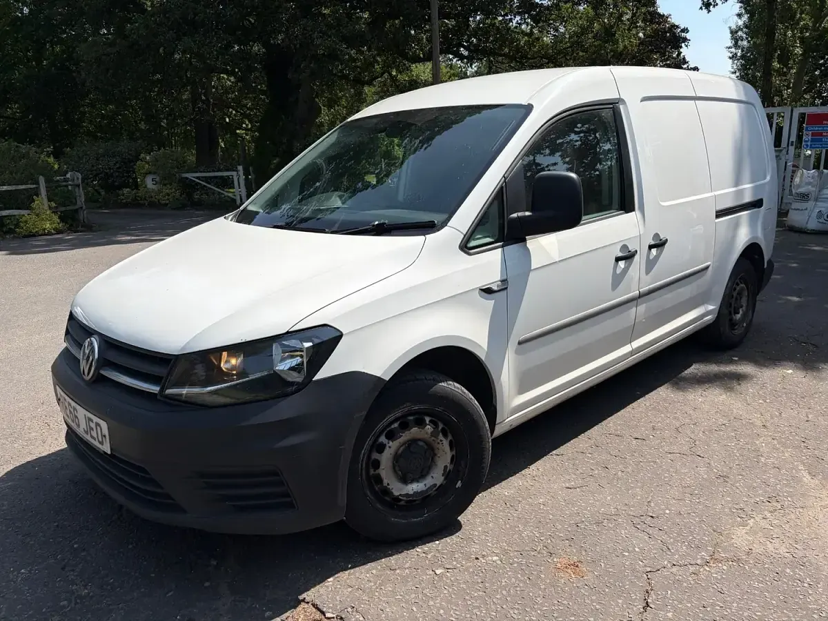 Used VW Caddy Maxi Startline 102 HP (75 kW) 2016 White MPV
