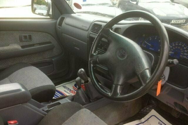 Used Toyota HiLux 2004 Pickup