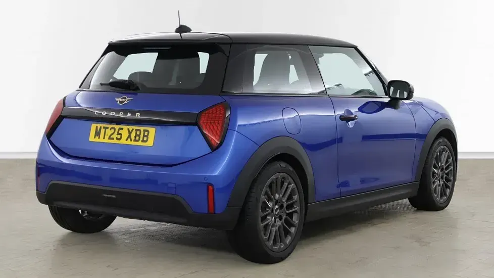 Used Mini Cooper Hatch 113 kW (154 HP) 2025 Blue Hatchback