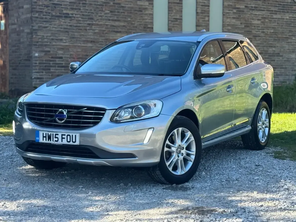 Usado Volvo XC60 SE Lux 2015 Prateado SUV