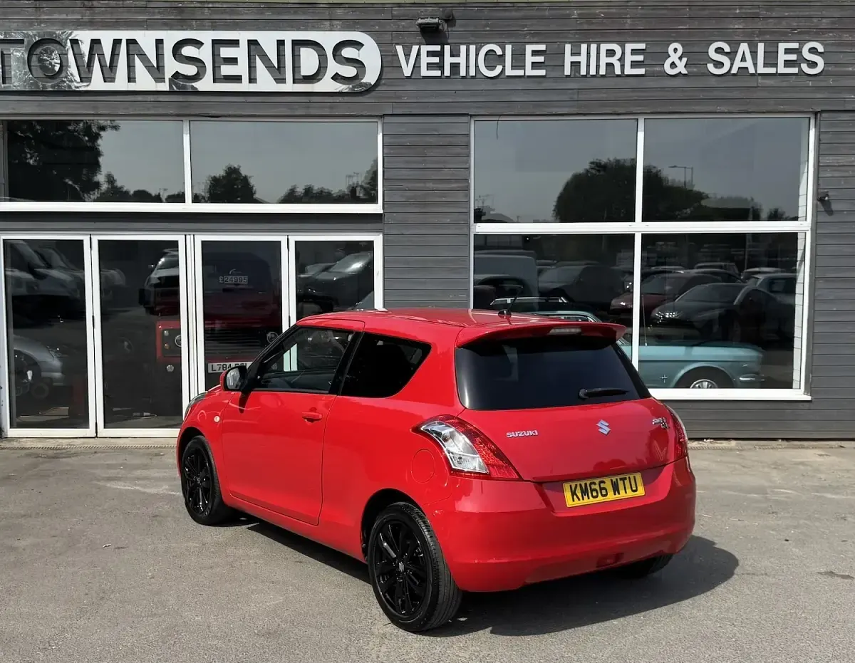 Used Suzuki Swift SZ-L 94 HP (69 kW) 2016 Red Hatchback