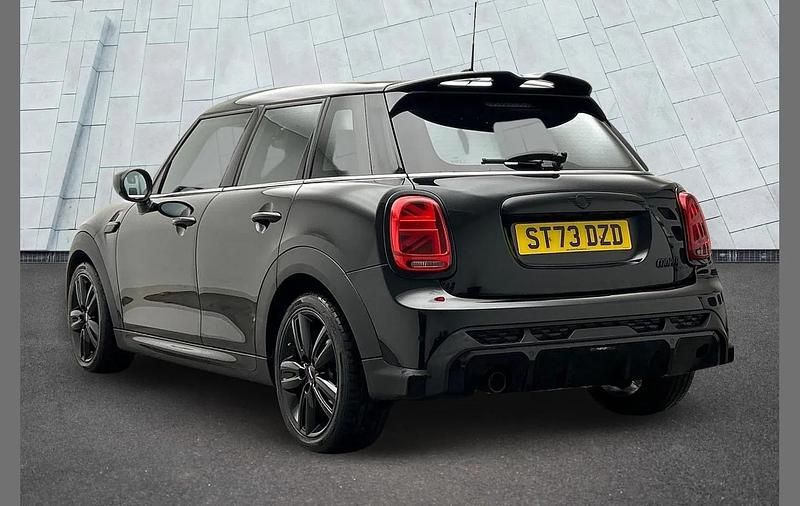Used Mini Cooper Comfort 134 HP (98 kW) 2023 Black Hatchback