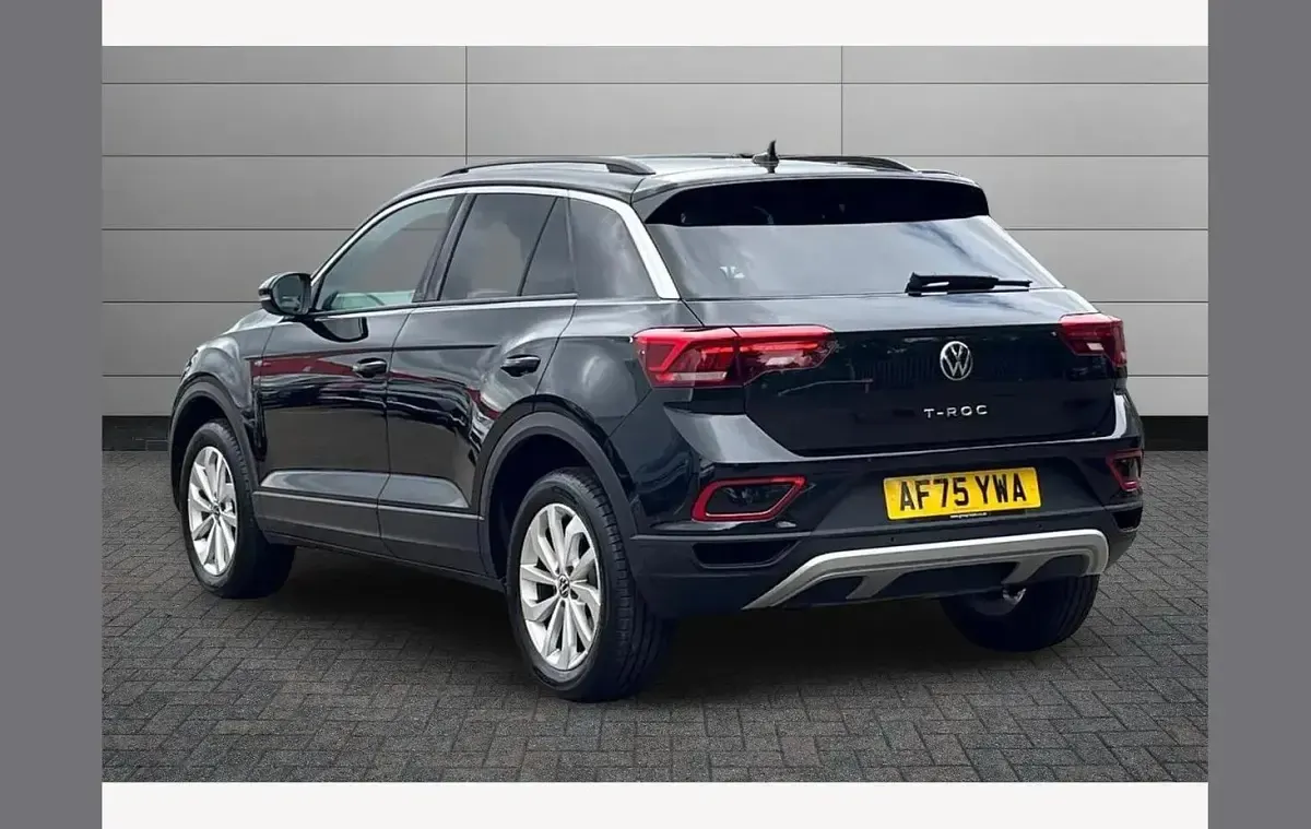Begagnad VW T-Roc Cabriolet Match 150 HK (110 kW) 2025 Svart SUV