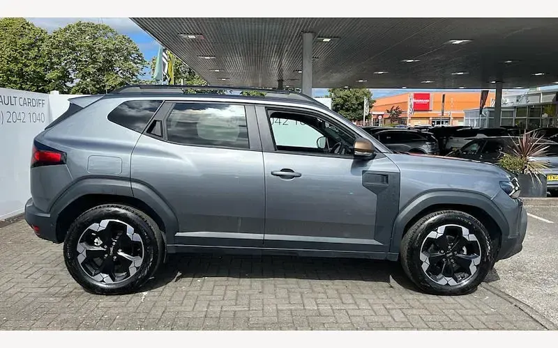 Used Dacia Duster Extreme 131 HP (96 kW) 2025 Grey Estate