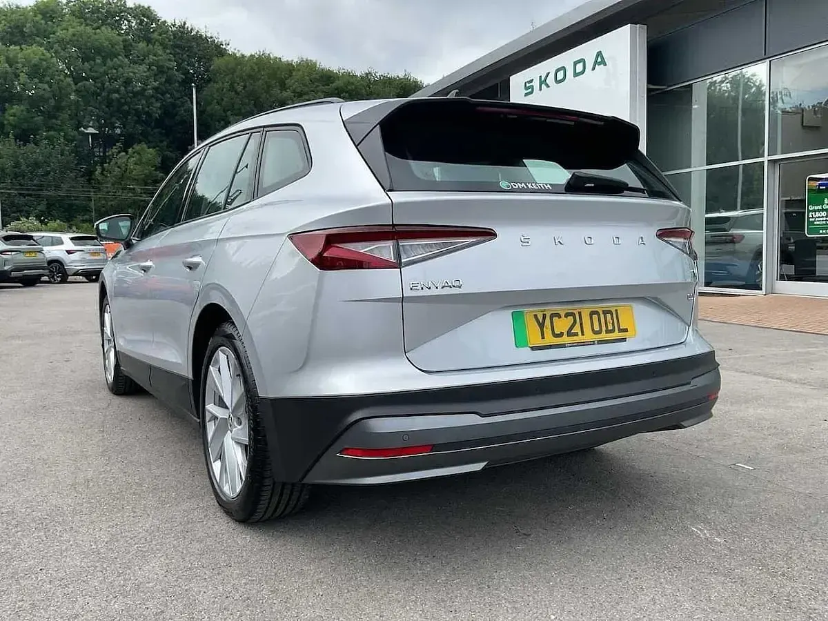 Used Skoda Enyaq iV Loft 131 kW (179 HP) 2021 Brilliant silver metallic SUV