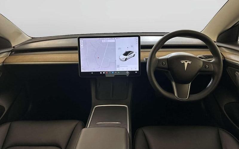 Used Tesla Model 3 Standard Range 180 kW (245 HP) 2021 White Sedan