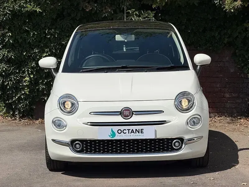 Used Fiat 500 Lounge 69 HP (50 kW) 2018 Bossa nova white Hatchback