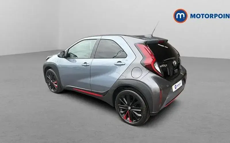 Used Toyota Aygo X 72 HP (52 kW) 2023 Grey SUV