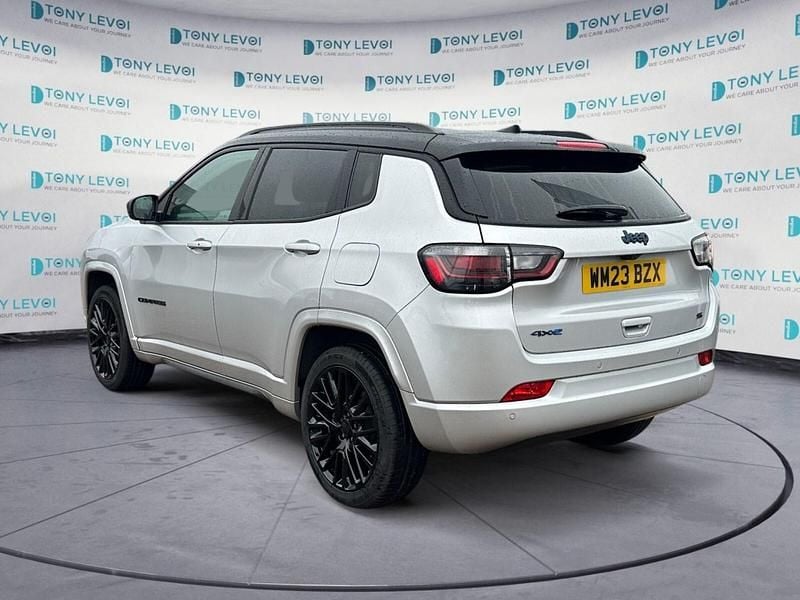 Used Jeep Compass 237 HP (174 kW) 2023 Silver/black SUV