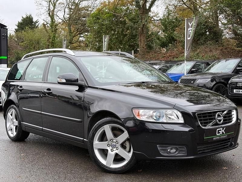 Black Used 2023 Volvo V50 SE Estate | £6,995 (Fair price) - Image 1/3