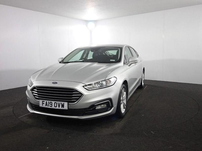 Used Ford Mondeo Zetec 150 HP (110 kW) 2019 Silver Hatchback