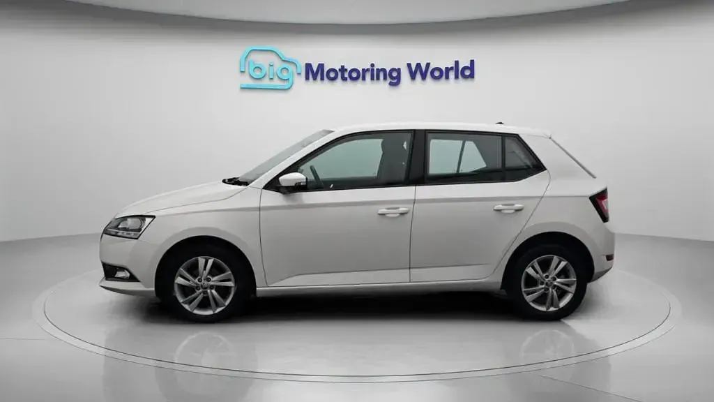 Used Skoda Fabia SE 95 HP (69 kW) 2019 White Hatchback
