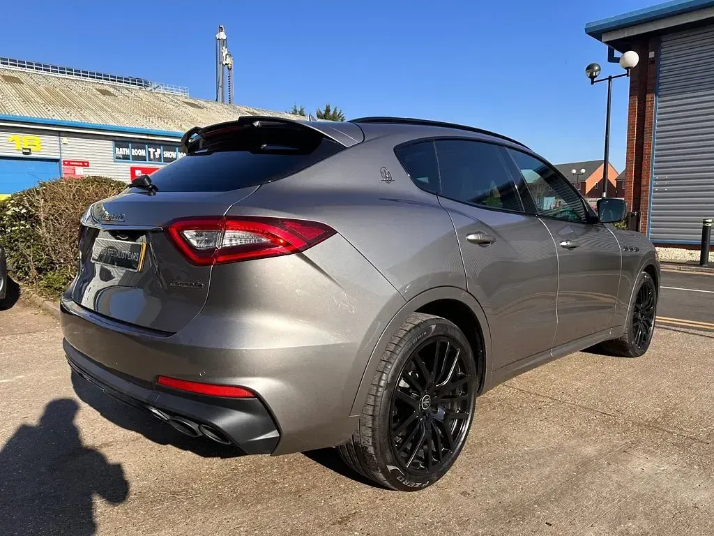 Used Maserati Levante 345 HP (253 kW) 2019 Grey SUV