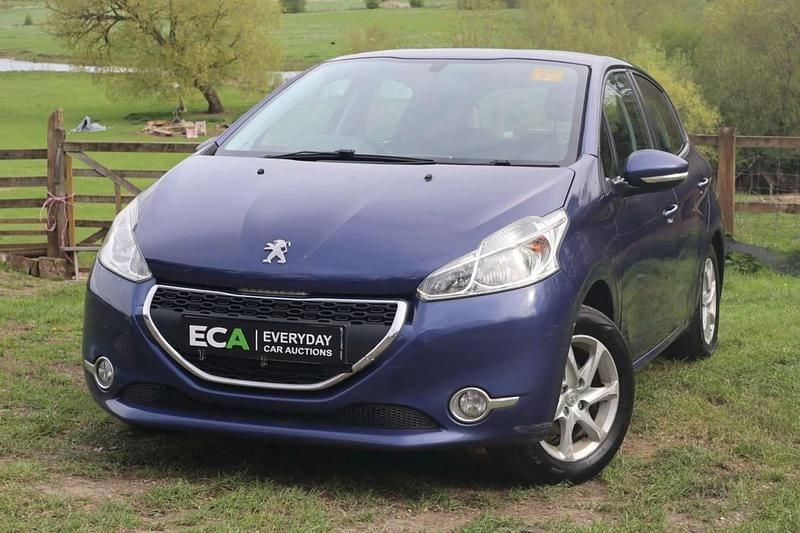 Usado Peugeot 208 Active 82 HP (60 kW) 2015 Azul Citadino