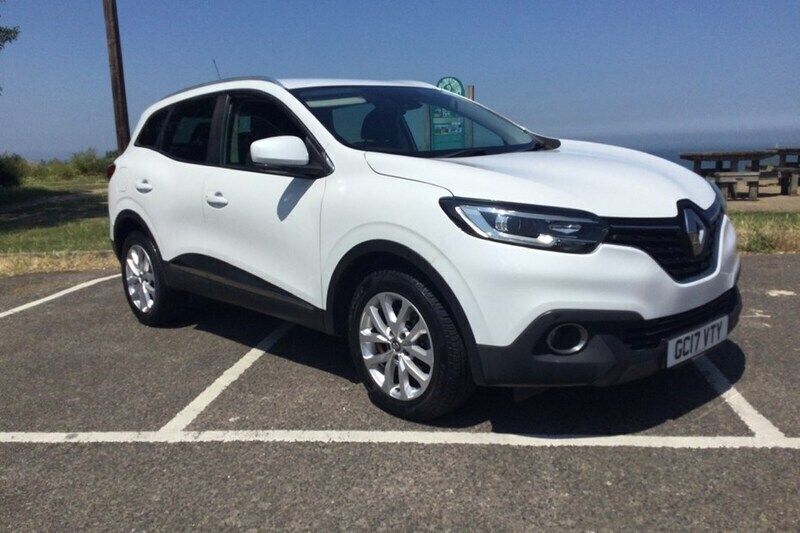 White Used 2017 Renault Kadjar Dynamique SUV | £9,995 (A bit pricey) - Image 1/1