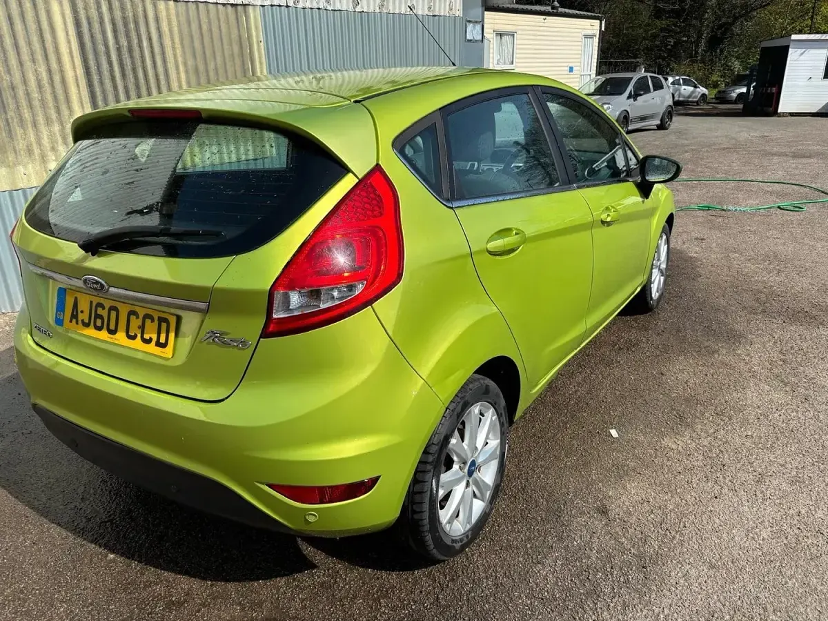 Used Ford Fiesta Zetec 2010 Green Hatchback