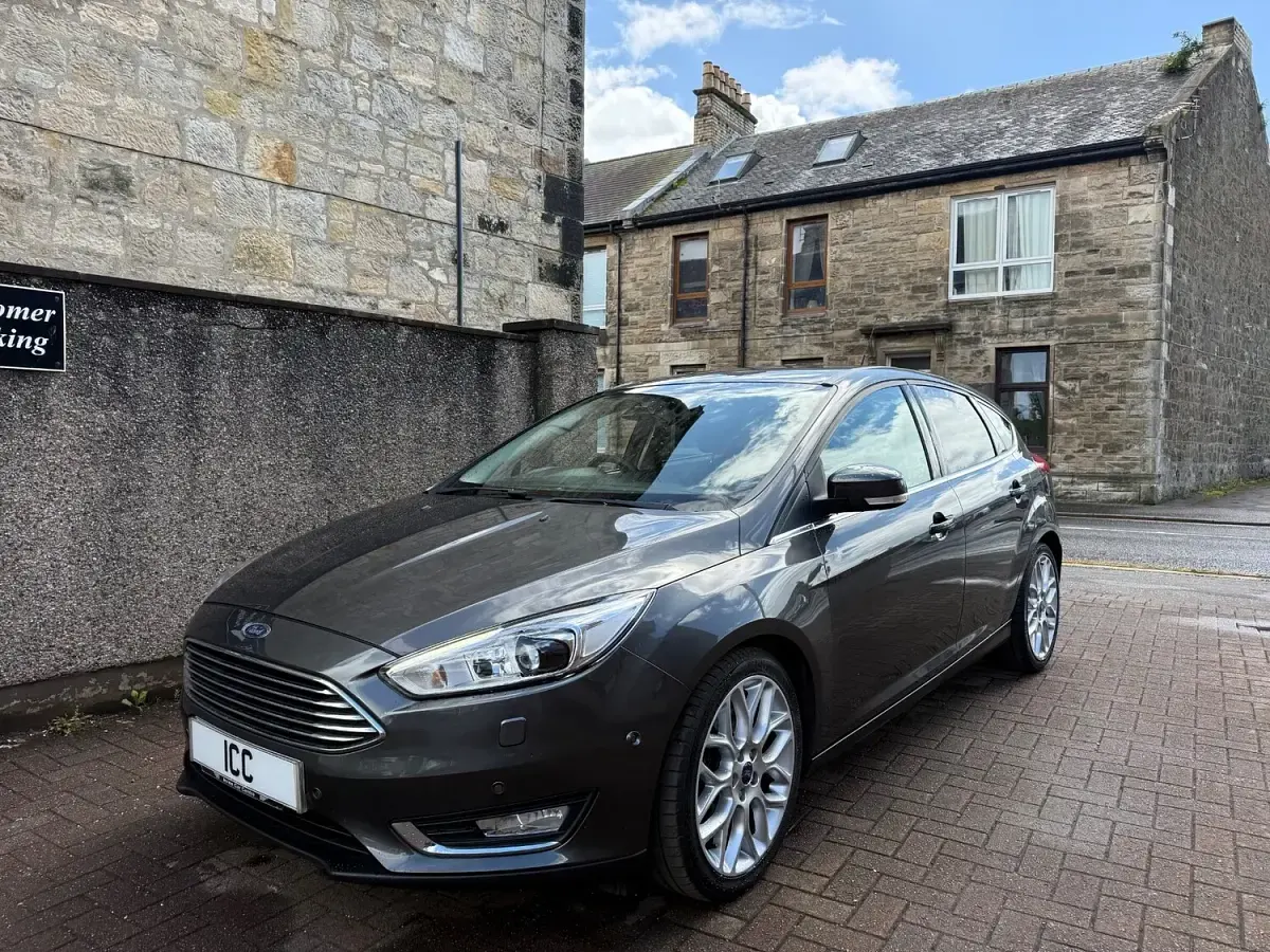 Used Ford Focus Titanium X 182 HP (133 kW) 2015 Grey Hatchback