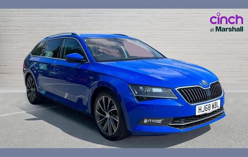 Used Skoda Superb 190 HP (139 kW) 2018 Blue Estate