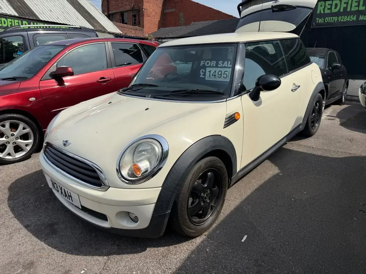 Begagnad Mini ONE Hatch 2008 Vit Halvkombi