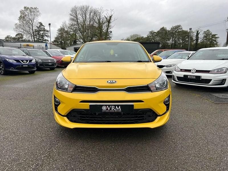 Used Kia Rio 83 HP (61 kW) 2021 Yellow Hatchback