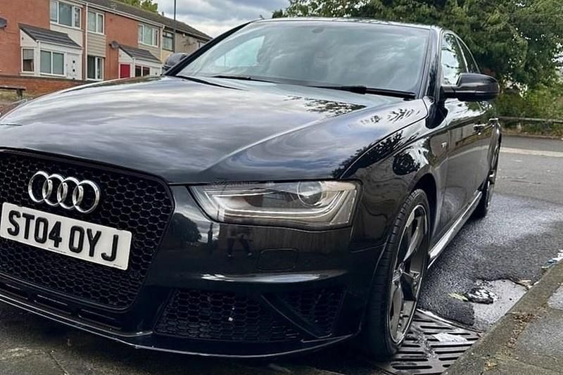 Begagnad Audi A4 Black Edition 177 HK (130 kW) 2014 Sedan