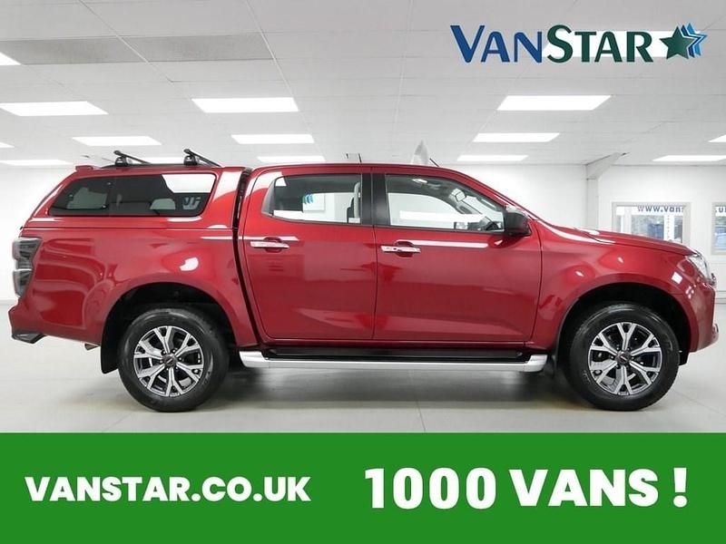 Used Isuzu D-Max 162 HP (119 kW) 2024 Red Pickup