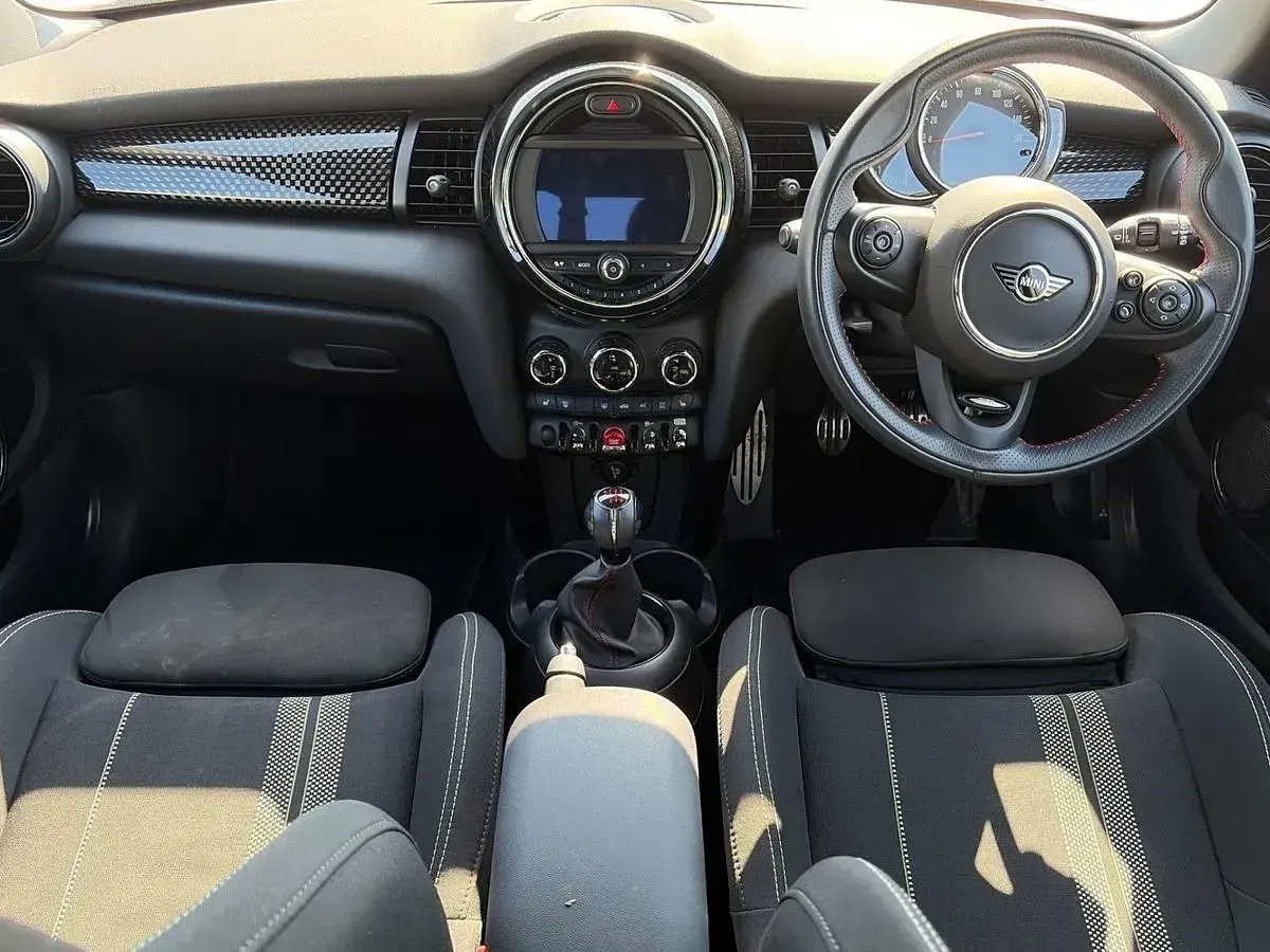 Used Mini Cooper S Sport 192 HP (141 kW) 2021 Red Hatchback
