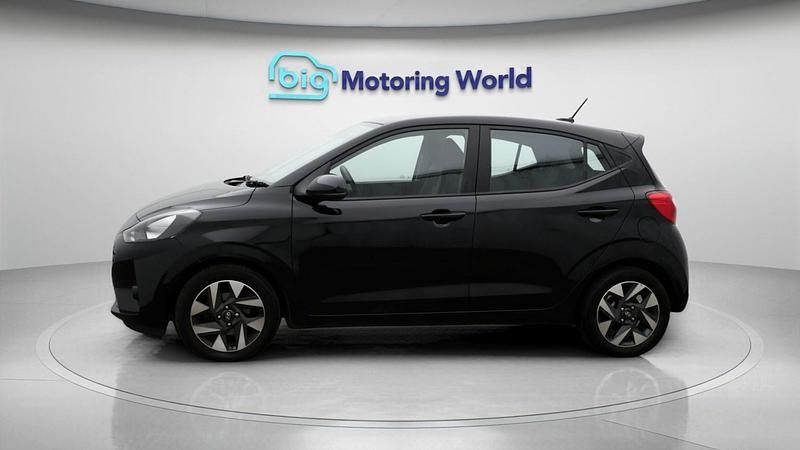 Used Hyundai i10 Advanced 62 HP (45 kW) 2024 Black Hatchback