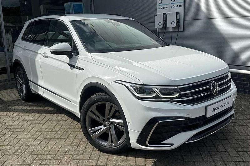 White Used 2023 VW Tiguan R-line Edition SUV | £27,289 (Fair price) - Image 1/4