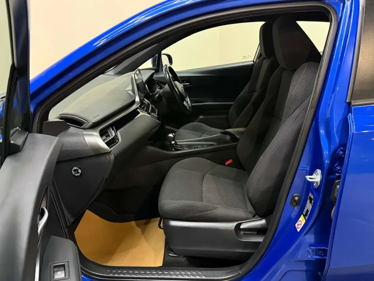 Second-hand Toyota C-HR 122 CP (89 kW) 2018 Albastru SUV
