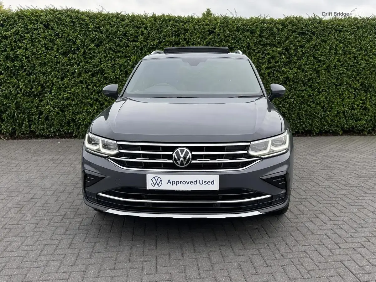 Used VW Tiguan Elegance 150 HP (110 kW) 2023 Grey SUV