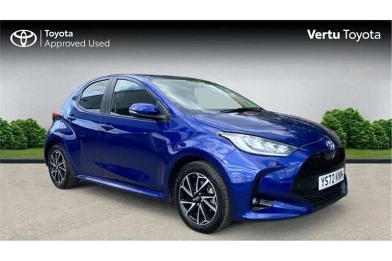 Blue Used 2022 Toyota Yaris Hybrid Design Hatchback | £16,784 (Fair price) - Image 1/4