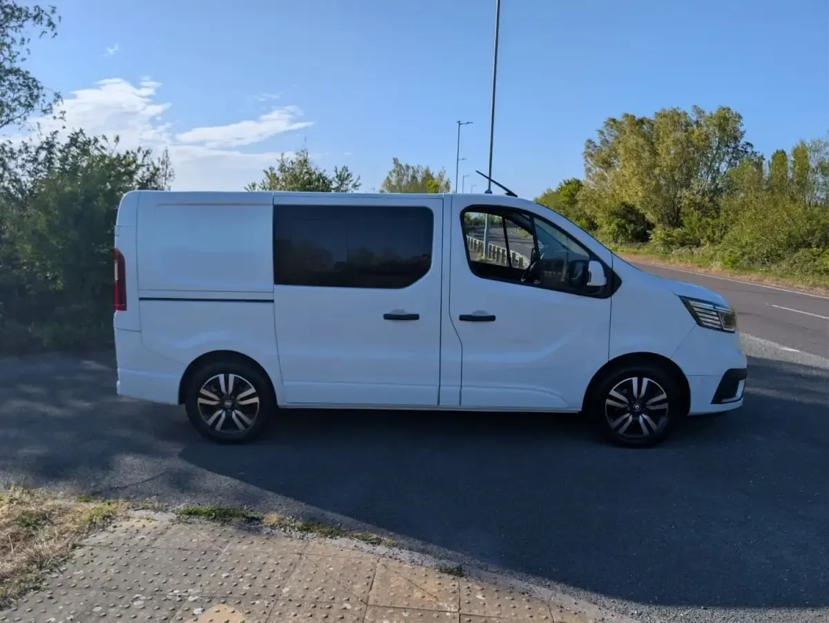 Używany Renault Trafic 170 KM (125 kW) 2024 Biały
