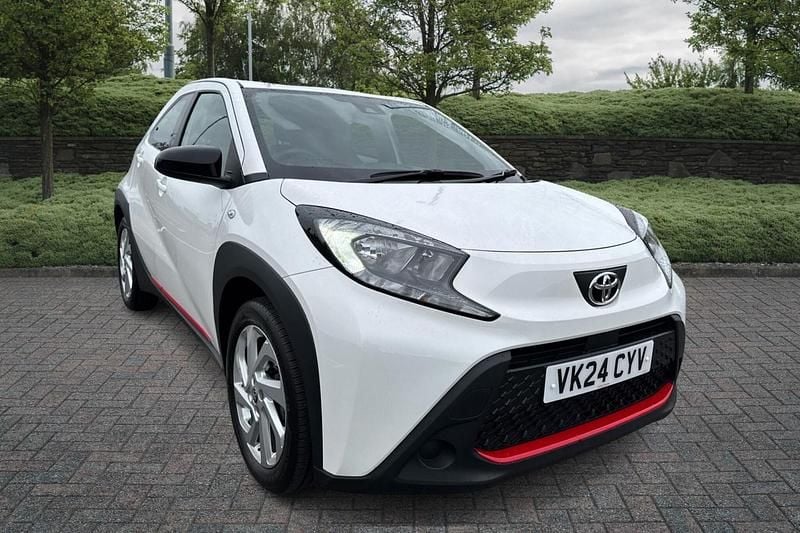 White Used 2024 Toyota Aygo X PURE SUV | £13,485 - Image 1/4