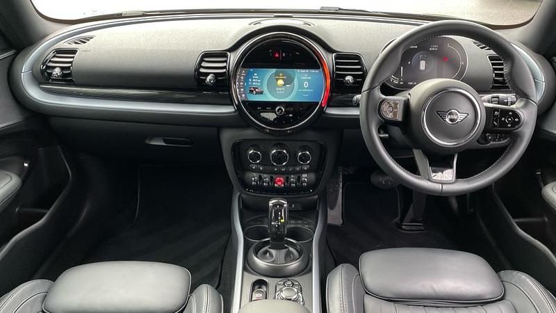 Used Mini Cooper Clubman Exclusive 136 HP (100 kW) 2023 Black Estate