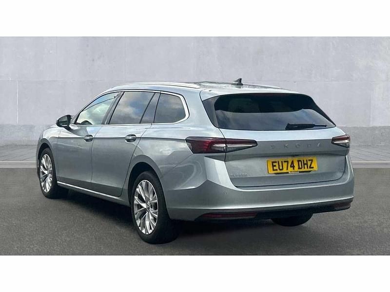 Used Skoda Superb SE L 193 HP (141 kW) 2024 Pebble silver metallic Estate
