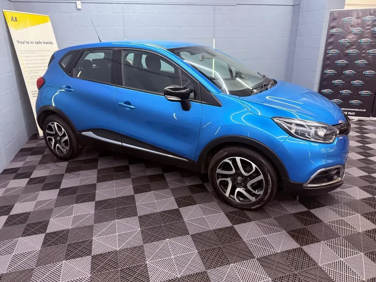 Used Renault Captur Dynamique 90 HP (66 kW) 2017 Blue SUV