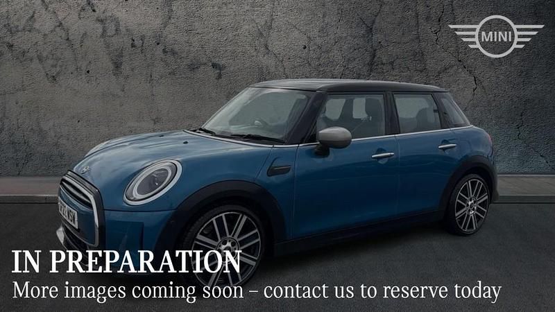 Used Mini Cooper Exclusive 134 HP (98 kW) 2022 Blue Hatchback