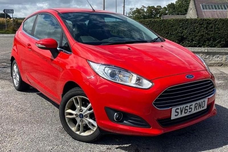 Red Used 2015 Ford Fiesta Zetec Hatchback | £4,966 (Fair price) - Image 1/1
