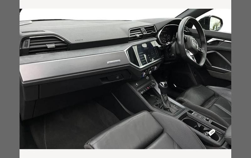 Begagnad Audi Q3 Advanced 190 HK (139 kW) 2020 Grå SUV