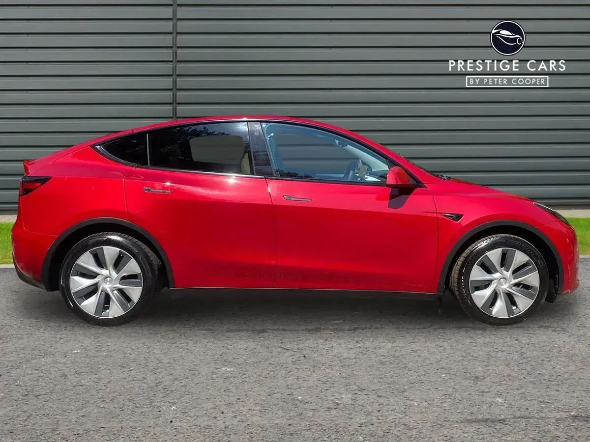 Used Tesla Model Y Long Range AWD 281 kW (383 HP) 2023 Red SUV