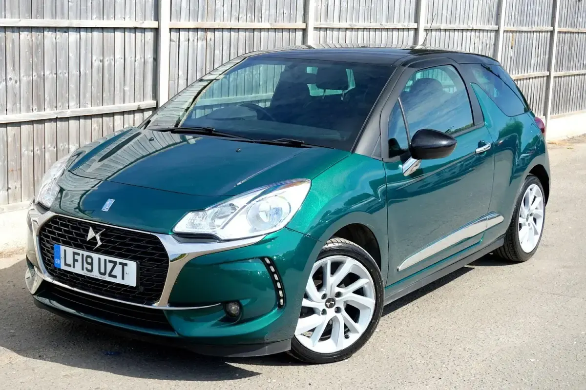 Used DS Automobiles DS3 Connected Chic 2019 Green Hatchback