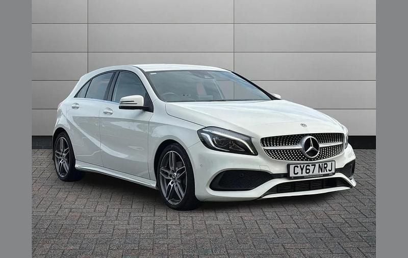 Used Mercedes A180 AMG Line Premium 122 HP (89 kW) 2017 White Hatchback