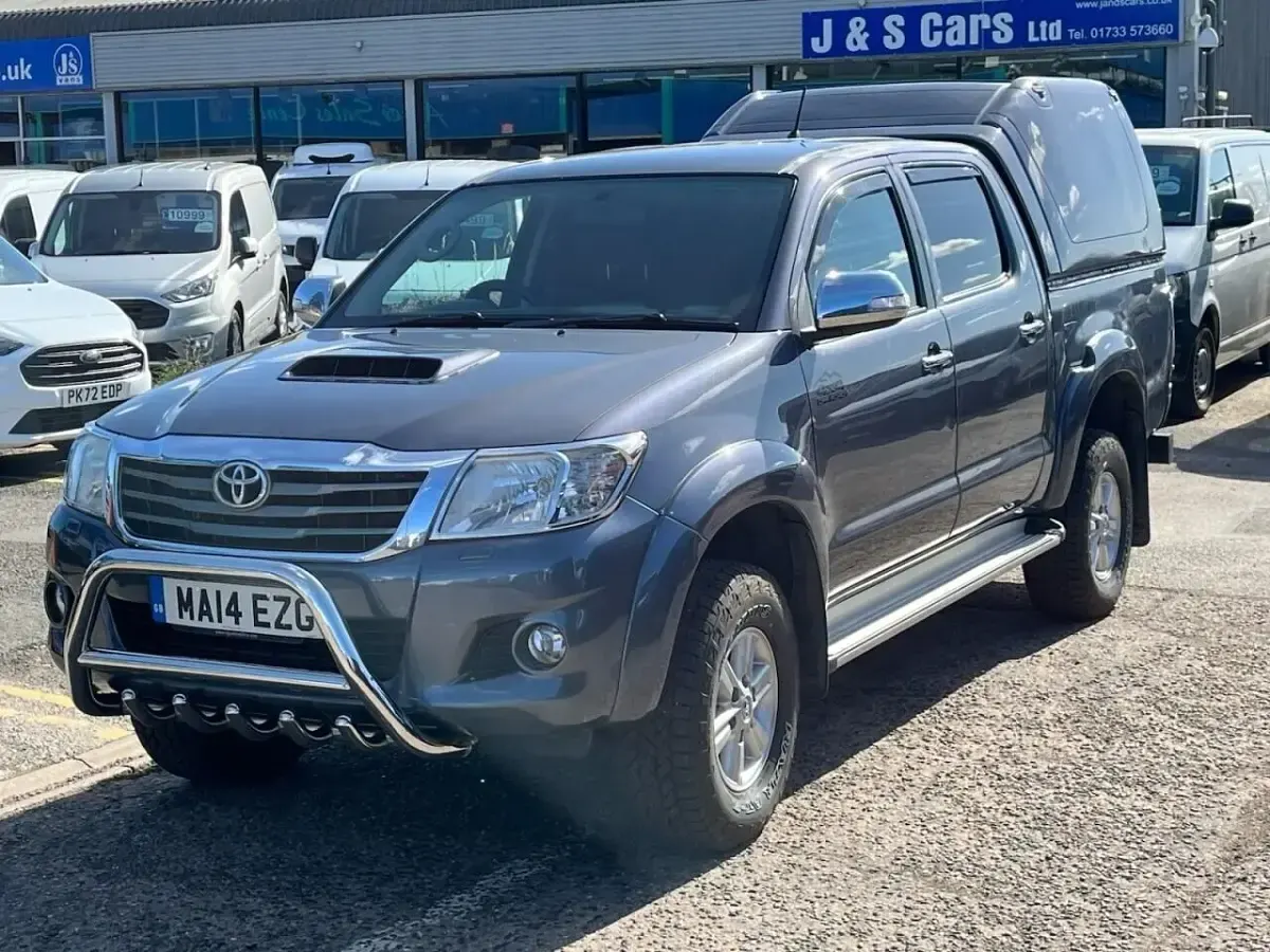 Usado Toyota HiLux 144 CV (105 kW) 2014 Gris Pickup/Camioneta