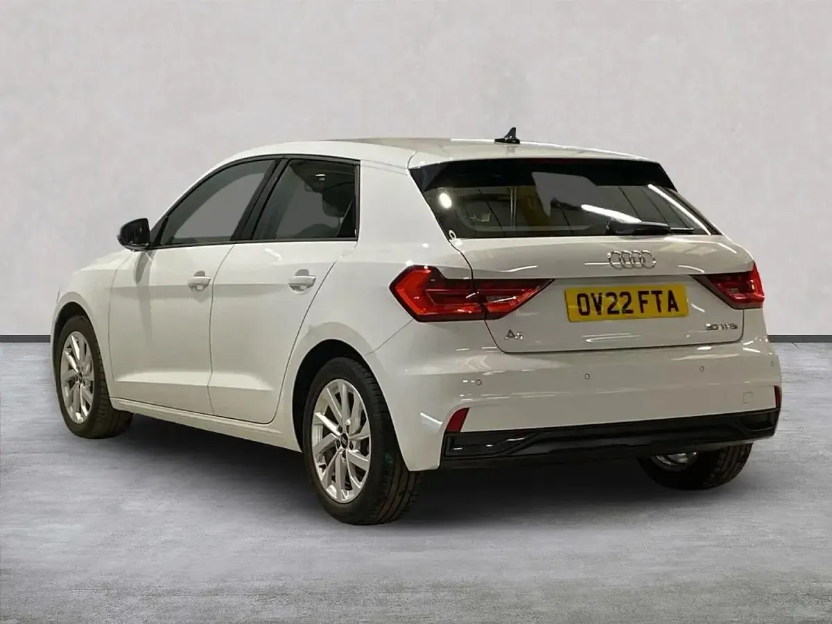 Used Audi A1 Sportback Sport 110 HP (80 kW) 2022 White Hatchback