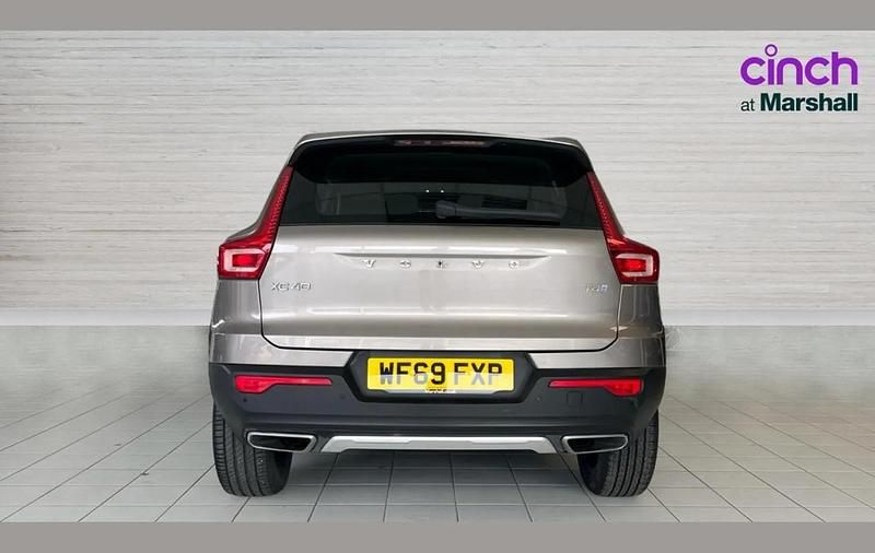 Used Volvo XC40 Inscription 190 HP (139 kW) 2019 Grey SUV