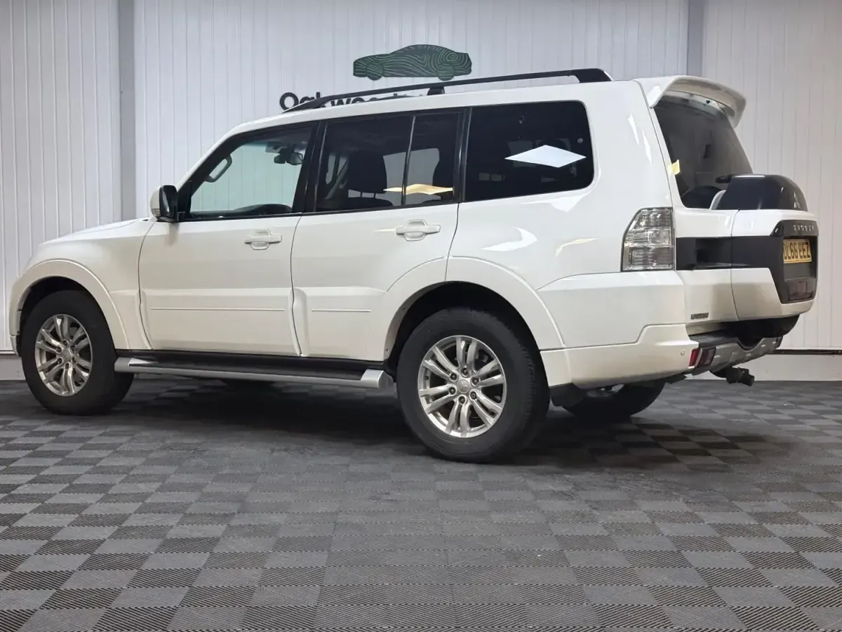 Used Mitsubishi Shogun 187 HP (137 kW) 2016 White SUV