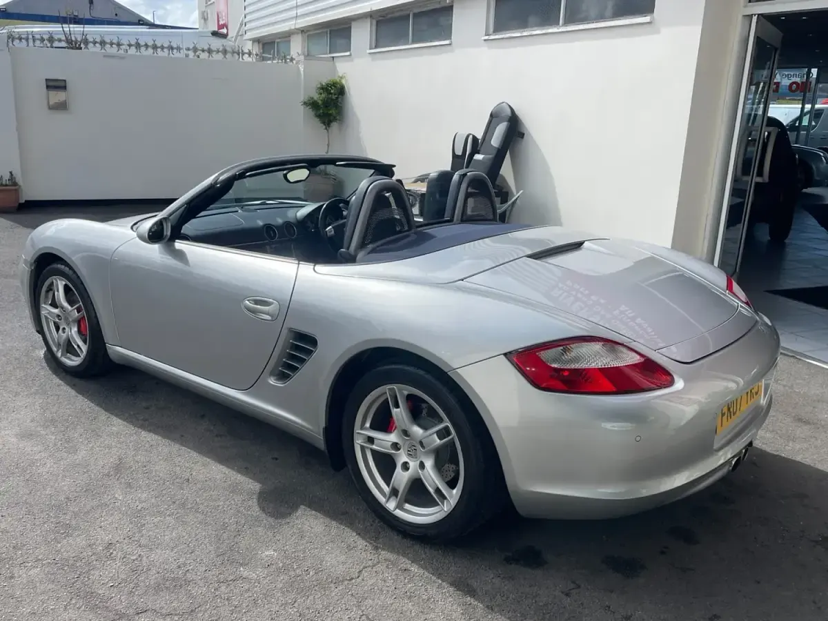 Second-hand Porsche Boxster 295 CP (216 kW) 2007 Argintiu Cabrio